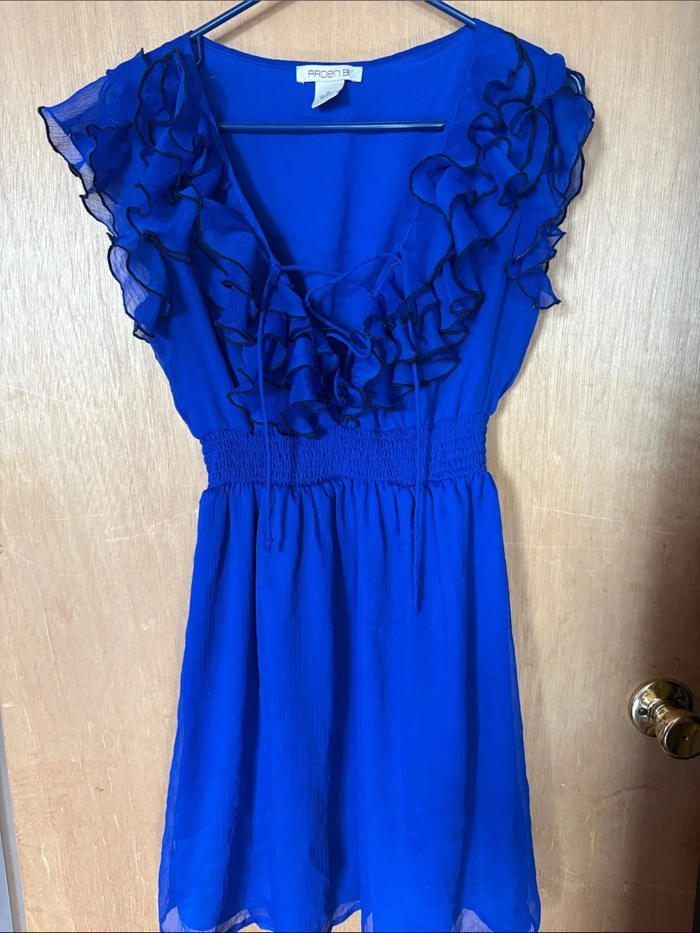 arden b blue dress Electric with V-Neck Ruffle Cream and Blue Floral Light Champagne Size:19½ 34/35
